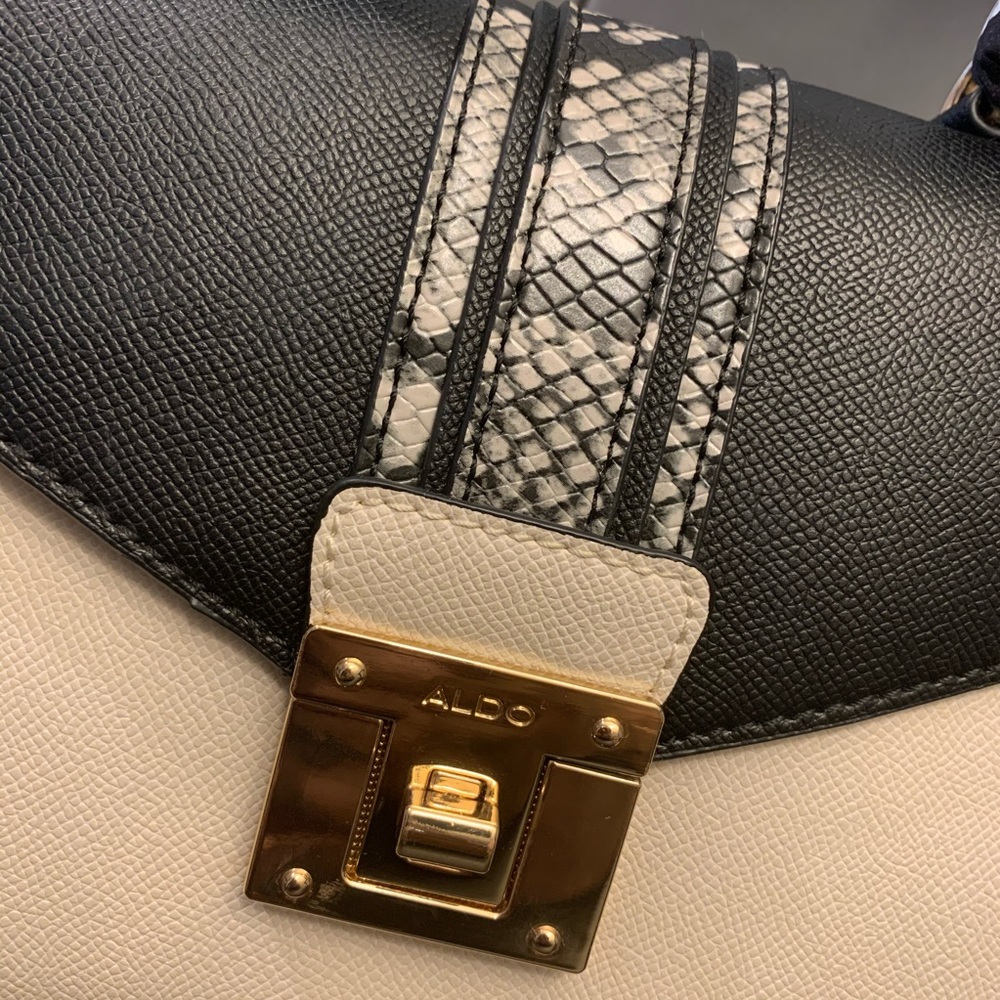 Aldo structured crossbody bag - Picture 4 of 8